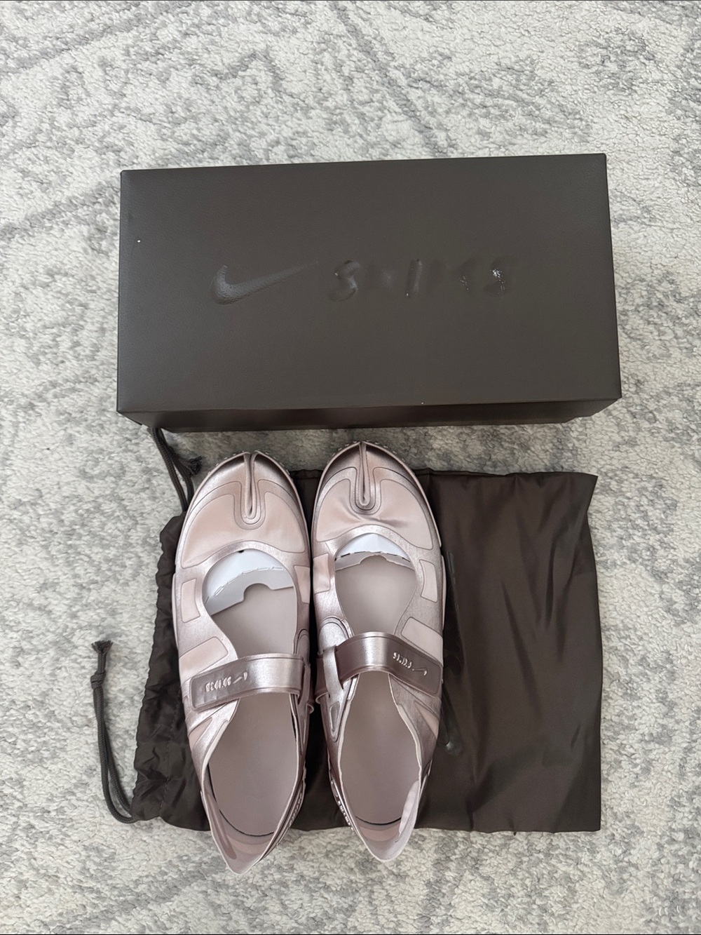 NikeSkims Rift Satin PinkWomen Sneakers